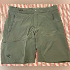 Arc’teryx Men’s Gamma Lightweight Short 9” sz M32.